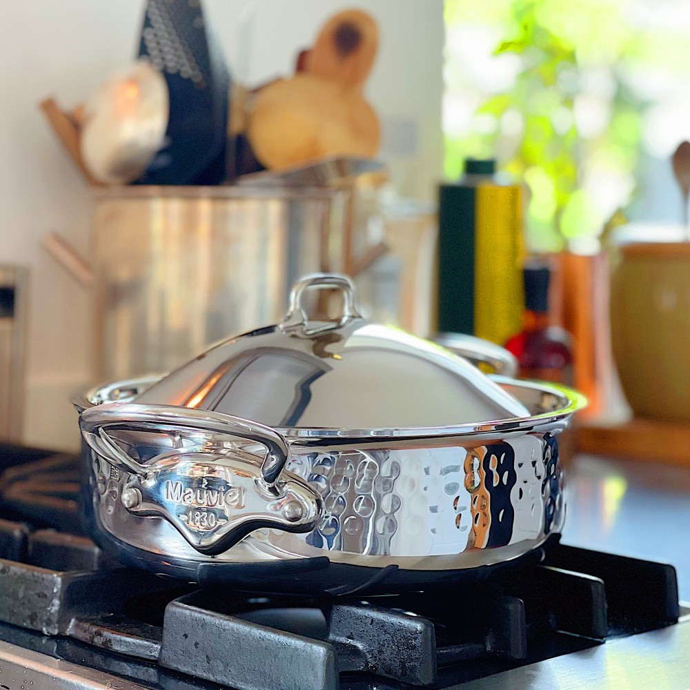 Premium Mauviel M'Elite Hammered Rondeau with Lid Robeys