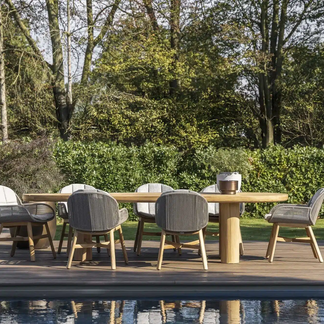 Borek Bolanzo teak outdoor dining table